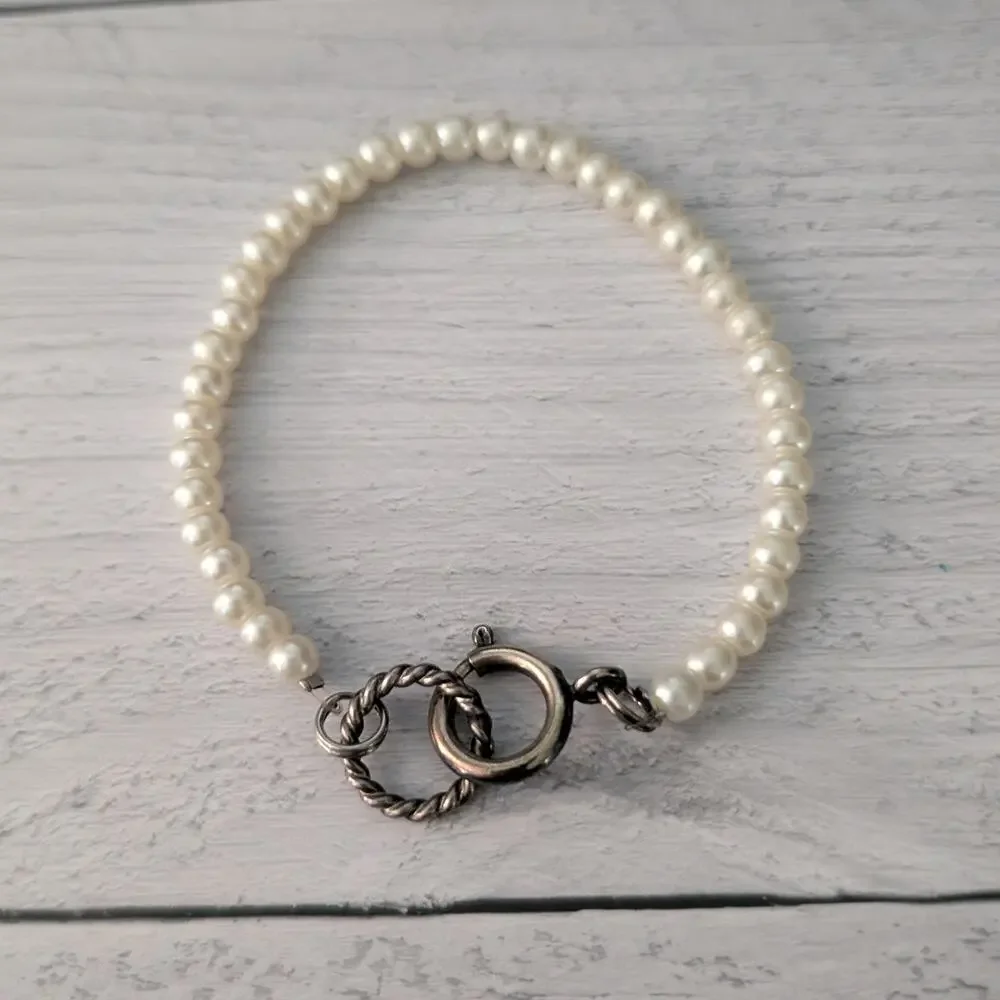 Vintage Faux Pearl Bracelet Elegant Small Understated